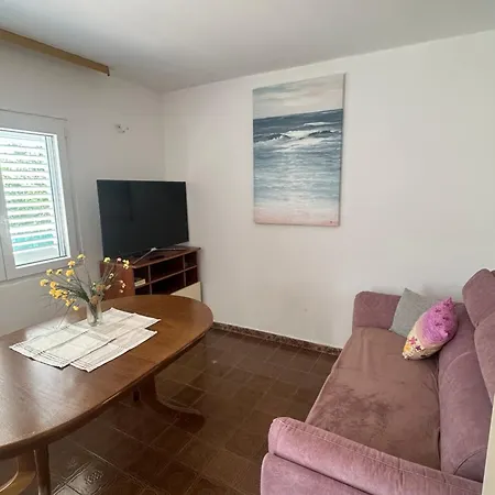Ferienhaus House“tonka” Žuljana